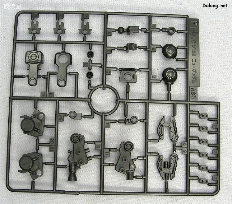 HGUC 特别版 ν高达 金属涂层Ver. - 图片
